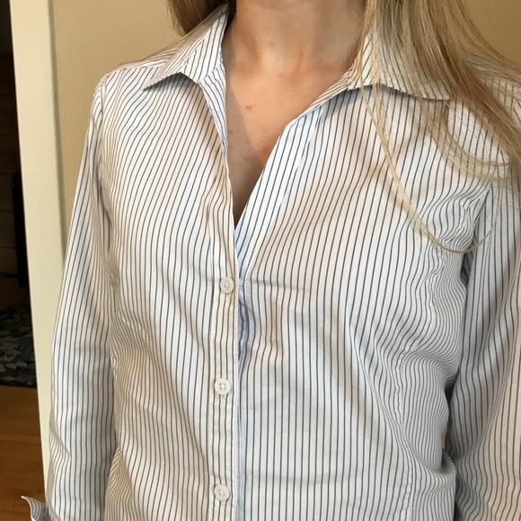 Ann Taylor Factory Fitted Pinstripe Blouse Shirt Size 10 Petite - Picture 4 of 5